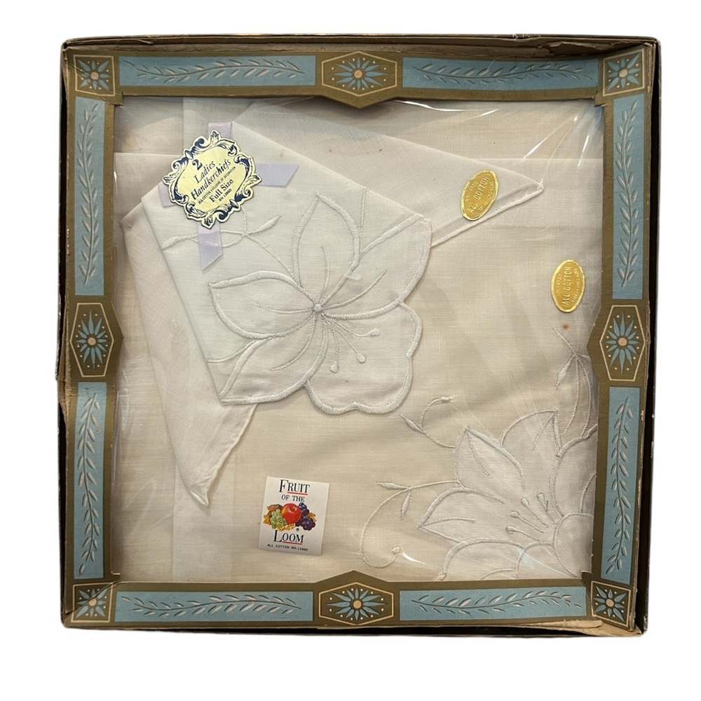 Vintage 60s Cotton Ladies Handkerchiefs Hibiscus Flower Embroidered NOS in Box